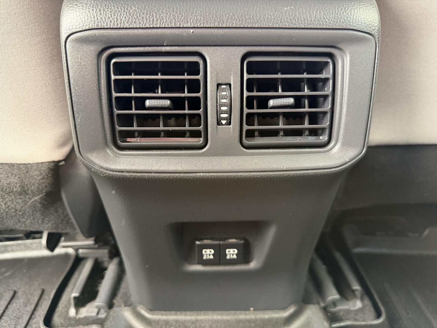 2019 Silver /Gray Toyota RAV4 XLE (2T3W1RFV2KC) with an 2.5L L4 DOHC 16V engine, 8A transmission, located at 1501 West 15th St., Houston, 77008, (713) 869-2925, 29.797941, -95.411789- Photo#10