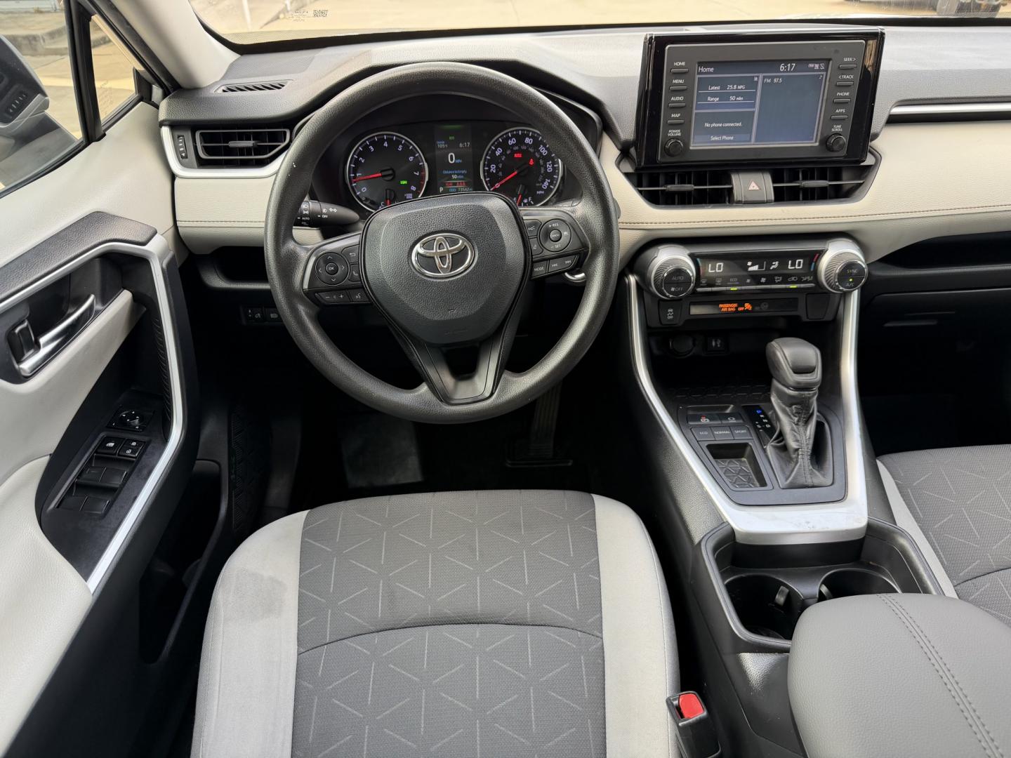 2019 Silver /Gray Toyota RAV4 XLE (2T3W1RFV2KC) with an 2.5L L4 DOHC 16V engine, 8A transmission, located at 1501 West 15th St., Houston, 77008, (713) 869-2925, 29.797941, -95.411789- Photo#9