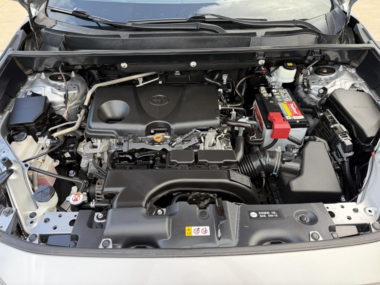 2019 Silver /Gray Toyota RAV4 XLE (2T3W1RFV2KC) with an 2.5L L4 DOHC 16V engine, 8A transmission, located at 1501 West 15th St., Houston, 77008, (713) 869-2925, 29.797941, -95.411789- Photo#16