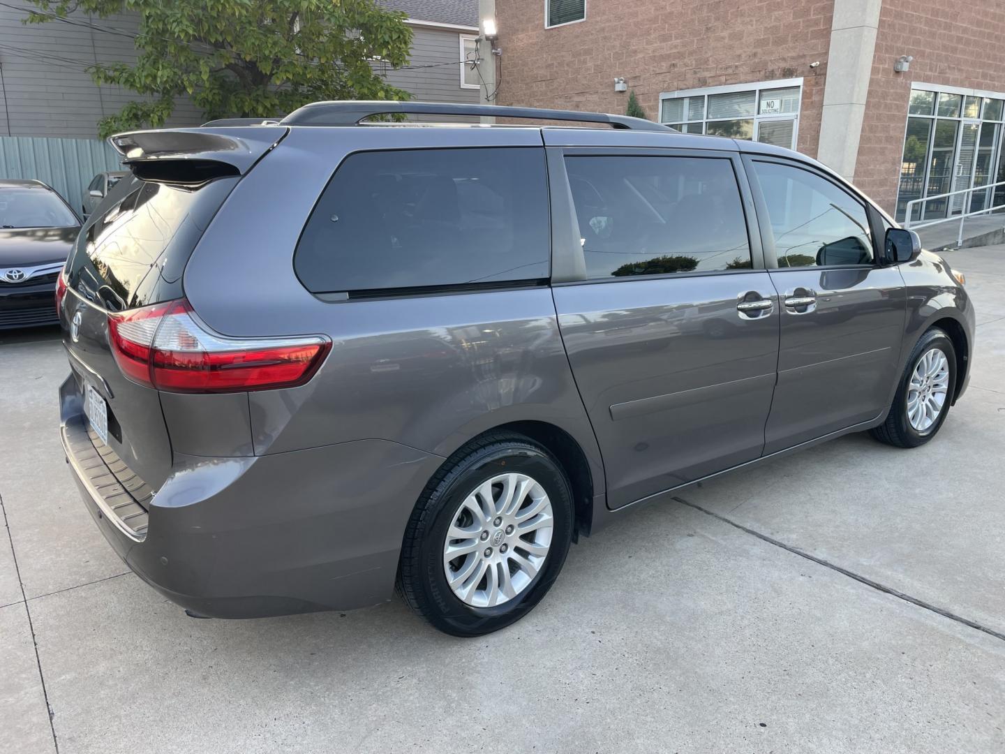 2017 Gray /Silver Toyota Sienna Limited Premium 7-Passenger (5TDYZ3DC8HS) with an 3.5L V6 EFI DOHC 24V engine, 8A transmission, located at 1501 West 15th St., Houston, 77008, (713) 869-2925, 29.797941, -95.411789- Photo#2
