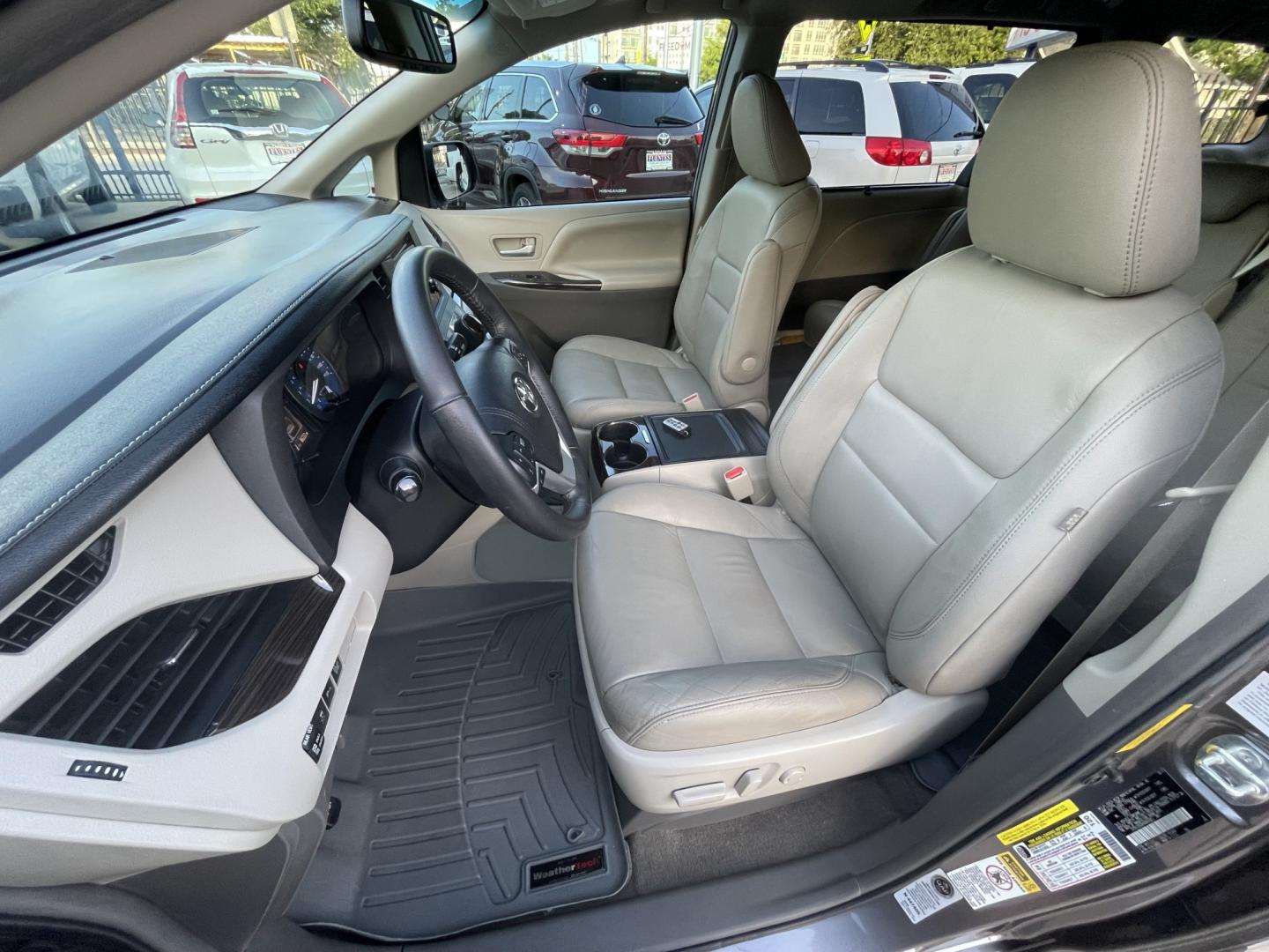 2017 Gray /Silver Toyota Sienna Limited Premium 7-Passenger (5TDYZ3DC8HS) with an 3.5L V6 EFI DOHC 24V engine, 8A transmission, located at 1501 West 15th St., Houston, 77008, (713) 869-2925, 29.797941, -95.411789- Photo#7