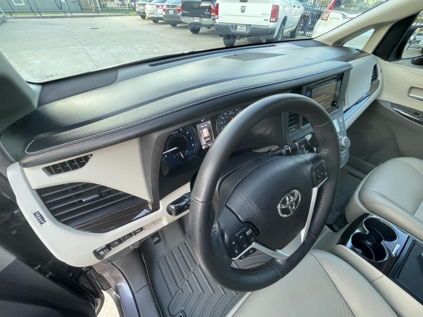 2017 Gray /Silver Toyota Sienna Limited Premium 7-Passenger (5TDYZ3DC8HS) with an 3.5L V6 EFI DOHC 24V engine, 8A transmission, located at 1501 West 15th St., Houston, 77008, (713) 869-2925, 29.797941, -95.411789- Photo#12