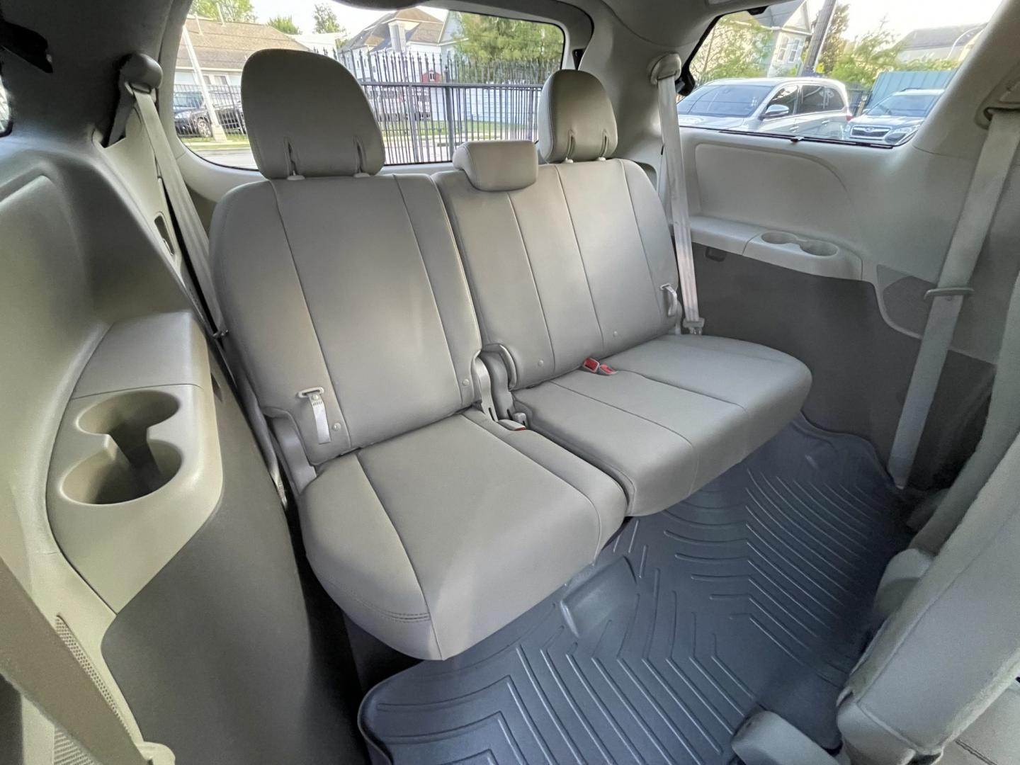 2017 Gray /Silver Toyota Sienna Limited Premium 7-Passenger (5TDYZ3DC8HS) with an 3.5L V6 EFI DOHC 24V engine, 8A transmission, located at 1501 West 15th St., Houston, 77008, (713) 869-2925, 29.797941, -95.411789- Photo#14