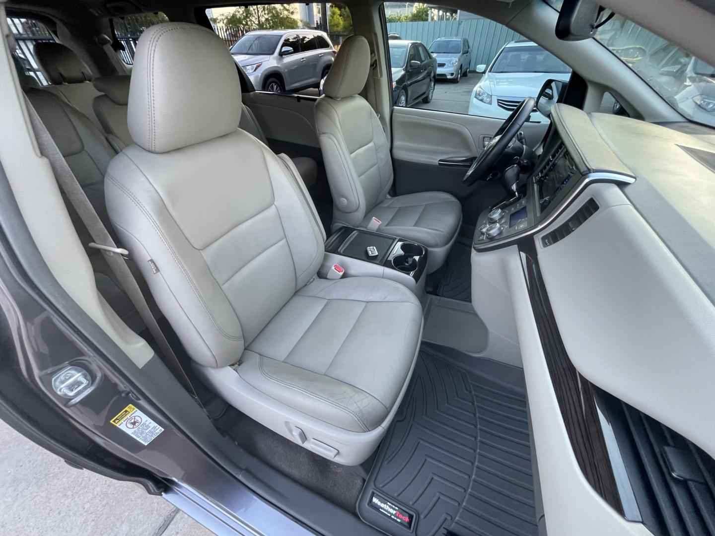 2017 Gray /Silver Toyota Sienna Limited Premium 7-Passenger (5TDYZ3DC8HS) with an 3.5L V6 EFI DOHC 24V engine, 8A transmission, located at 1501 West 15th St., Houston, 77008, (713) 869-2925, 29.797941, -95.411789- Photo#10