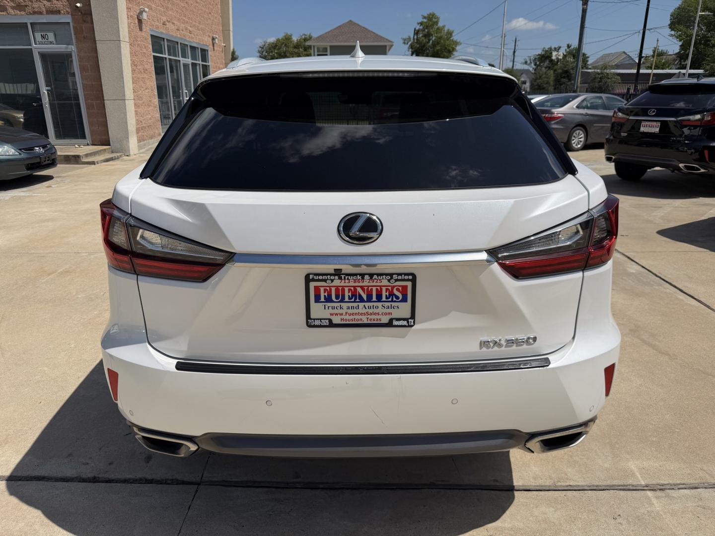 2017 White /Black Lexus RX 350 FWD (2T2ZZMCA1HC) with an 3.5L V6 DOHC 24V engine, 6A transmission, located at 1501 West 15th St., Houston, 77008, (713) 869-2925, 29.797941, -95.411789- Photo#4