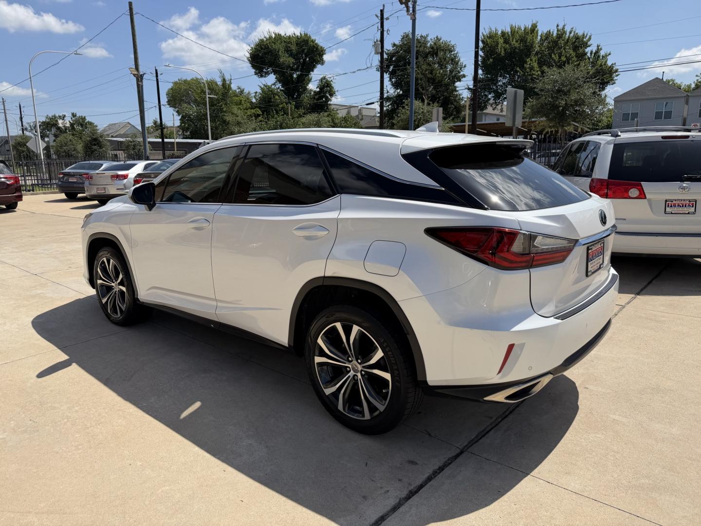 2017 White /Black Lexus RX 350 FWD (2T2ZZMCA1HC) with an 3.5L V6 DOHC 24V engine, 6A transmission, located at 1501 West 15th St., Houston, 77008, (713) 869-2925, 29.797941, -95.411789- Photo#5