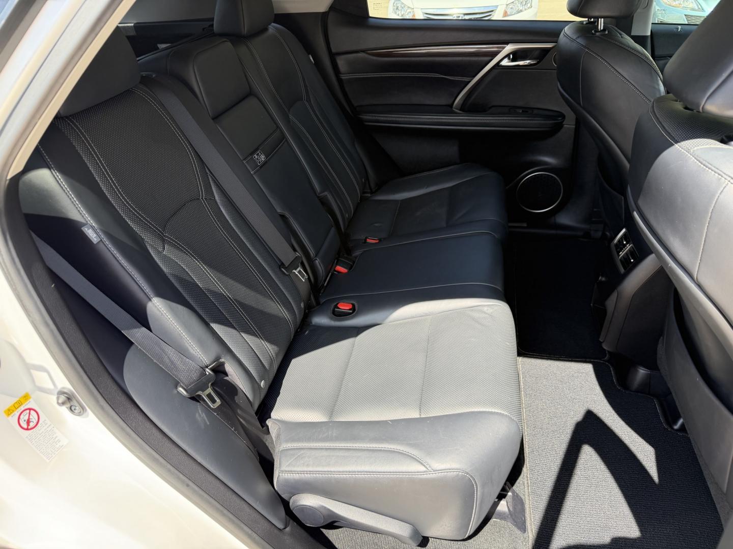 2017 White /Black Lexus RX 350 FWD (2T2ZZMCA1HC) with an 3.5L V6 DOHC 24V engine, 6A transmission, located at 1501 West 15th St., Houston, 77008, (713) 869-2925, 29.797941, -95.411789- Photo#8