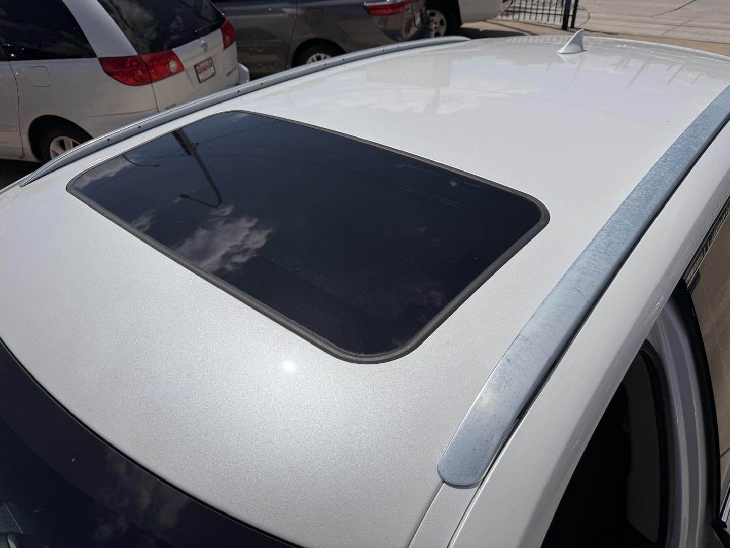 2017 White /Black Lexus RX 350 FWD (2T2ZZMCA1HC) with an 3.5L V6 DOHC 24V engine, 6A transmission, located at 1501 West 15th St., Houston, 77008, (713) 869-2925, 29.797941, -95.411789- Photo#16
