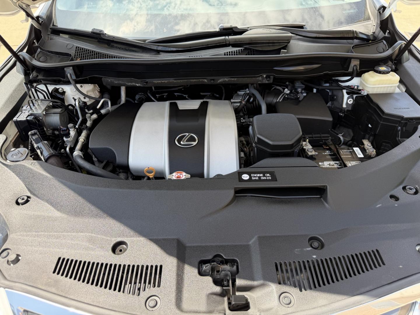 2017 White /Black Lexus RX 350 FWD (2T2ZZMCA1HC) with an 3.5L V6 DOHC 24V engine, 6A transmission, located at 1501 West 15th St., Houston, 77008, (713) 869-2925, 29.797941, -95.411789- Photo#18