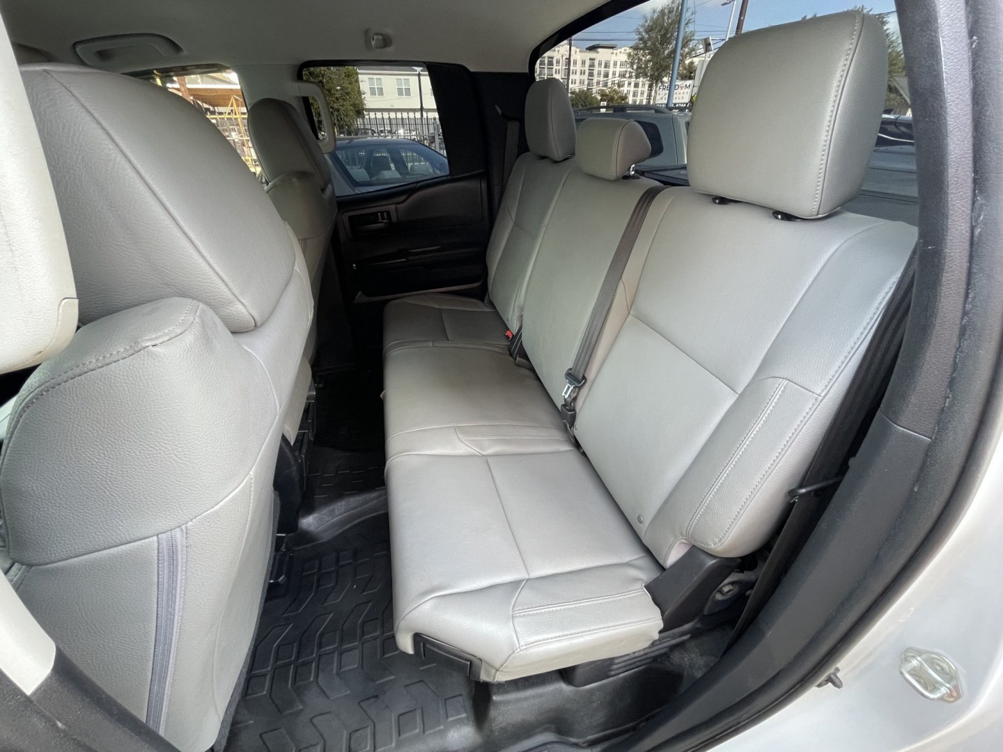 2019 White /Silver Toyota Tundra SR 4.6L V8 Double Cab 2WD (5TFRM5F12KX) with an 4.6L V8 DOHC 32V engine, 6A transmission, located at 1501 West 15th St., Houston, 77008, (713) 869-2925, 29.797941, -95.411789- Photo#9