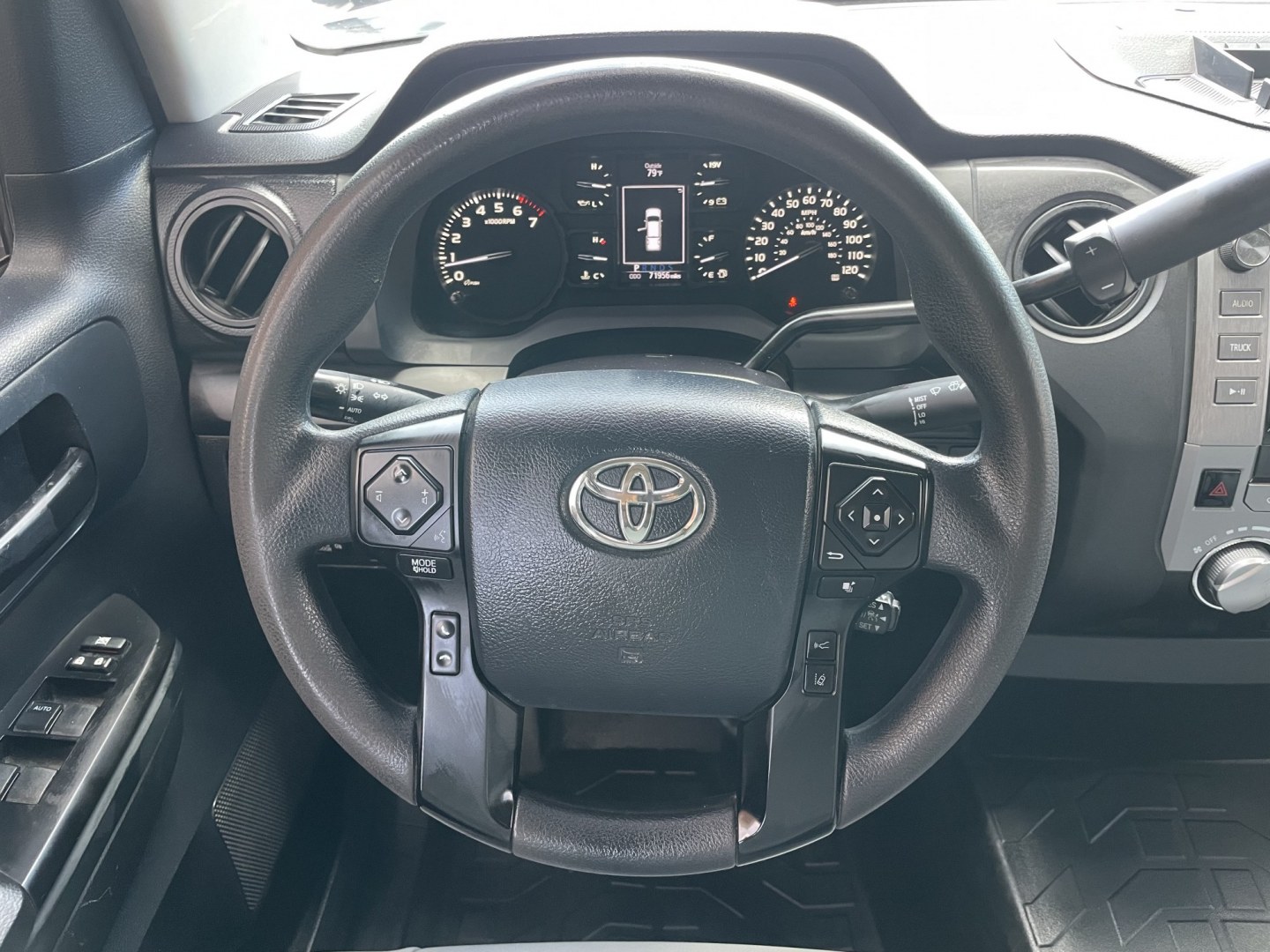 2019 White /Silver Toyota Tundra SR 4.6L V8 Double Cab 2WD (5TFRM5F12KX) with an 4.6L V8 DOHC 32V engine, 6A transmission, located at 1501 West 15th St., Houston, 77008, (713) 869-2925, 29.797941, -95.411789- Photo#15