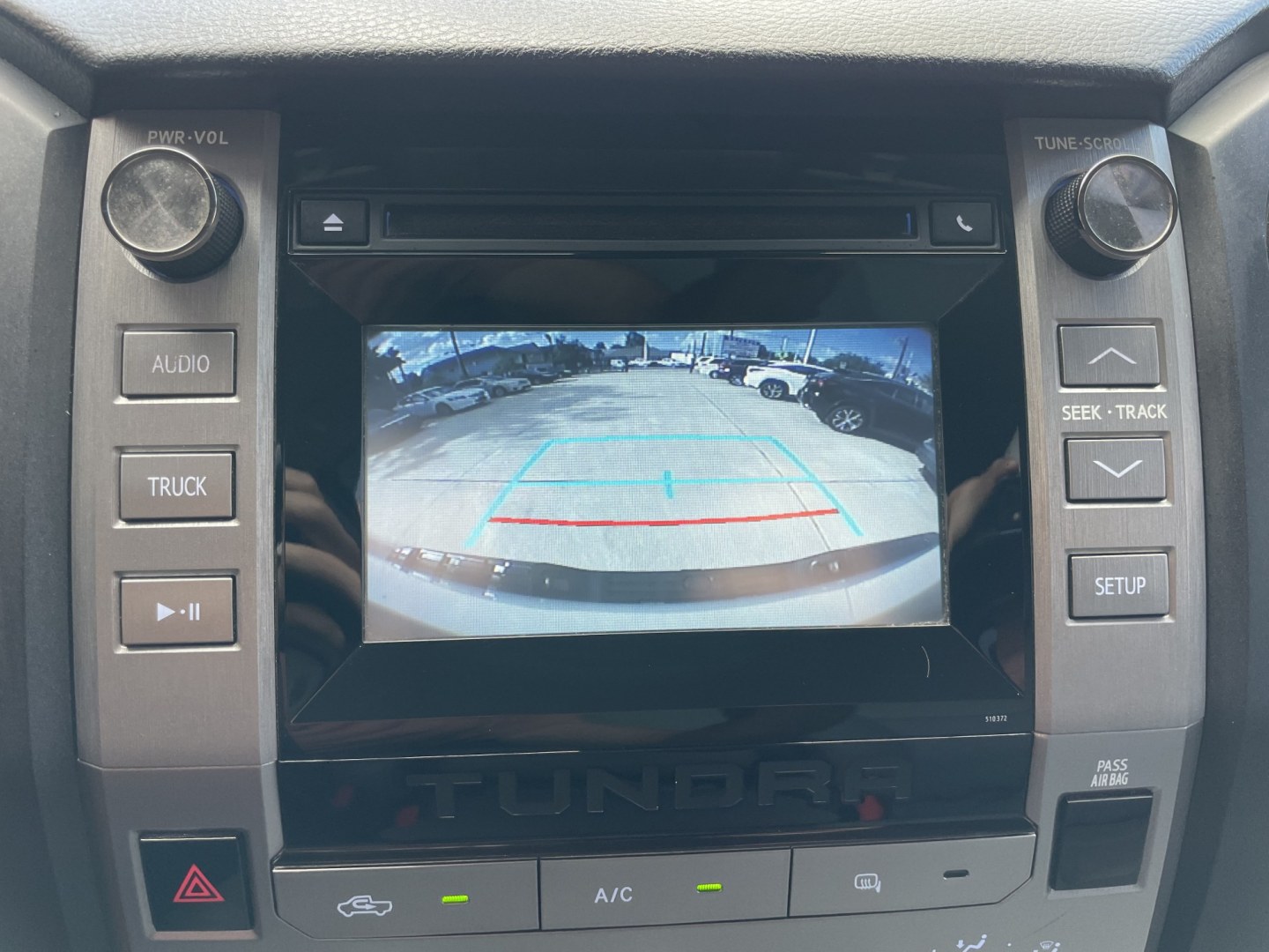 2019 White /Silver Toyota Tundra SR 4.6L V8 Double Cab 2WD (5TFRM5F12KX) with an 4.6L V8 DOHC 32V engine, 6A transmission, located at 1501 West 15th St., Houston, 77008, (713) 869-2925, 29.797941, -95.411789- Photo#17