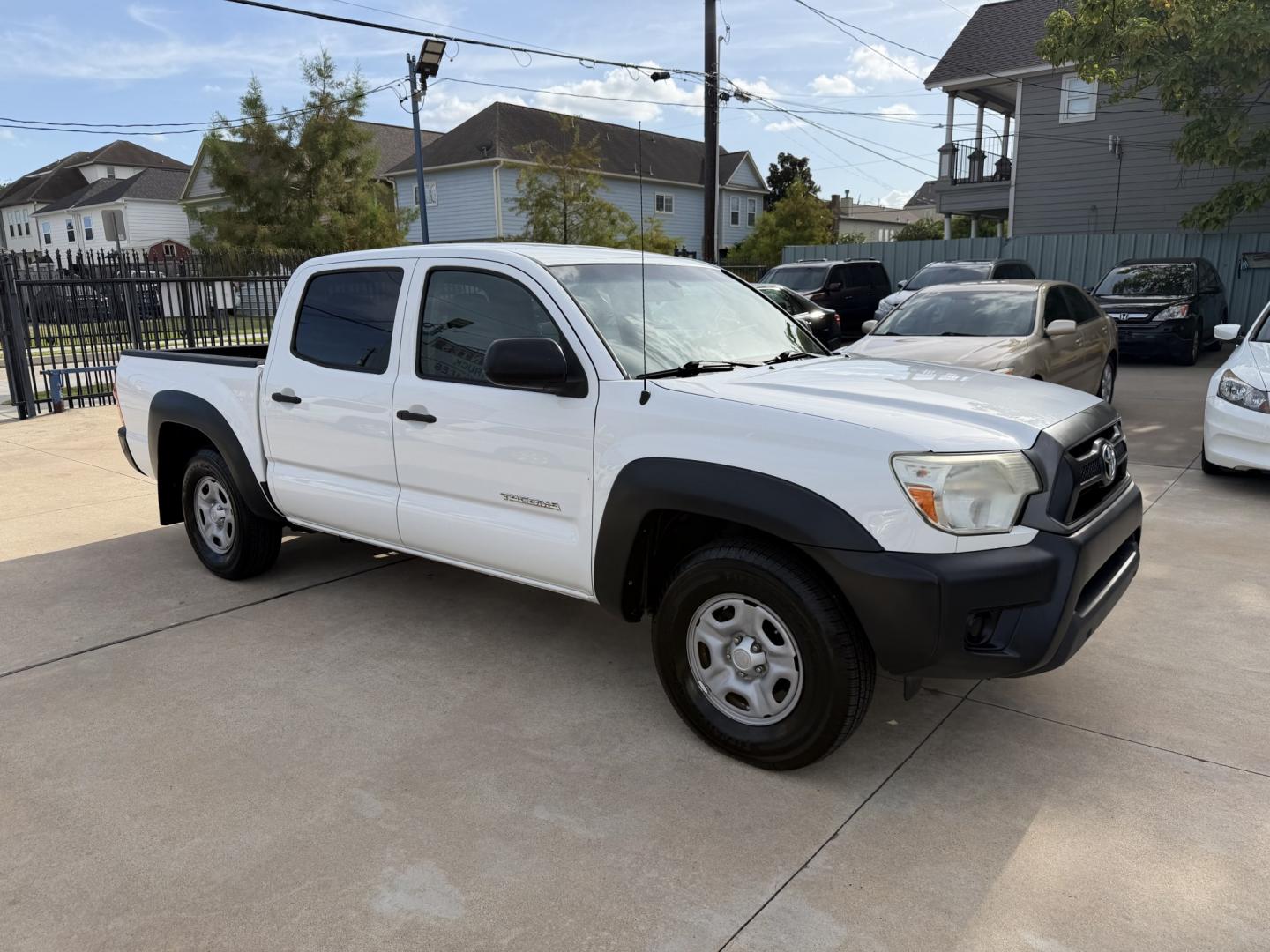 2014 White /Silver Toyota Tacoma Double Cab I4 4AT 2WD (5TFJX4CN2EX) with an 2.7L L4 DOHC 16V engine, 4A transmission, located at 1501 West 15th St., Houston, 77008, (713) 869-2925, 29.797941, -95.411789- Photo#2