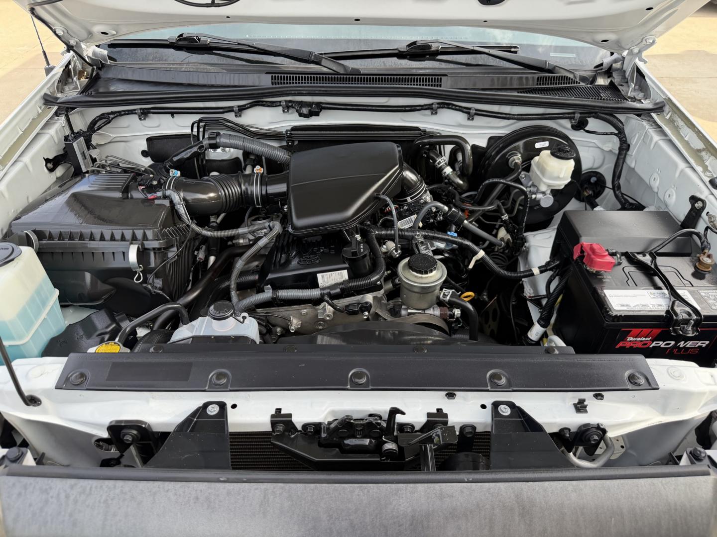 2014 White /Silver Toyota Tacoma Double Cab I4 4AT 2WD (5TFJX4CN2EX) with an 2.7L L4 DOHC 16V engine, 4A transmission, located at 1501 West 15th St., Houston, 77008, (713) 869-2925, 29.797941, -95.411789- Photo#13