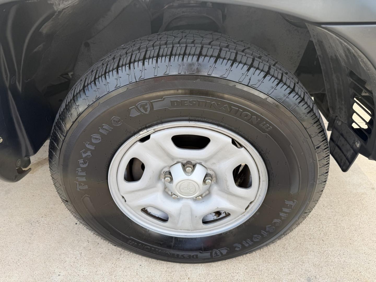 2014 White /Silver Toyota Tacoma Double Cab I4 4AT 2WD (5TFJX4CN2EX) with an 2.7L L4 DOHC 16V engine, 4A transmission, located at 1501 West 15th St., Houston, 77008, (713) 869-2925, 29.797941, -95.411789- Photo#14