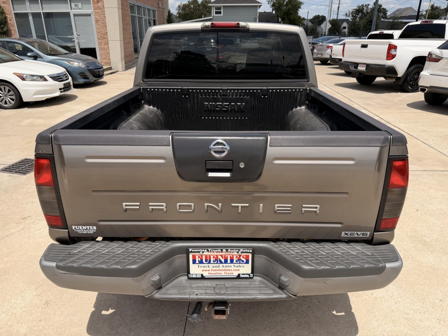 2004 Beige /Gray Nissan Frontier LE-V6 Crew Cab 2WD (1N6ED27T44C) with an 3.3L V6 SOHC 12V engine, 4A OD transmission, located at 1501 West 15th St., Houston, 77008, (713) 869-2925, 29.797941, -95.411789- Photo#5