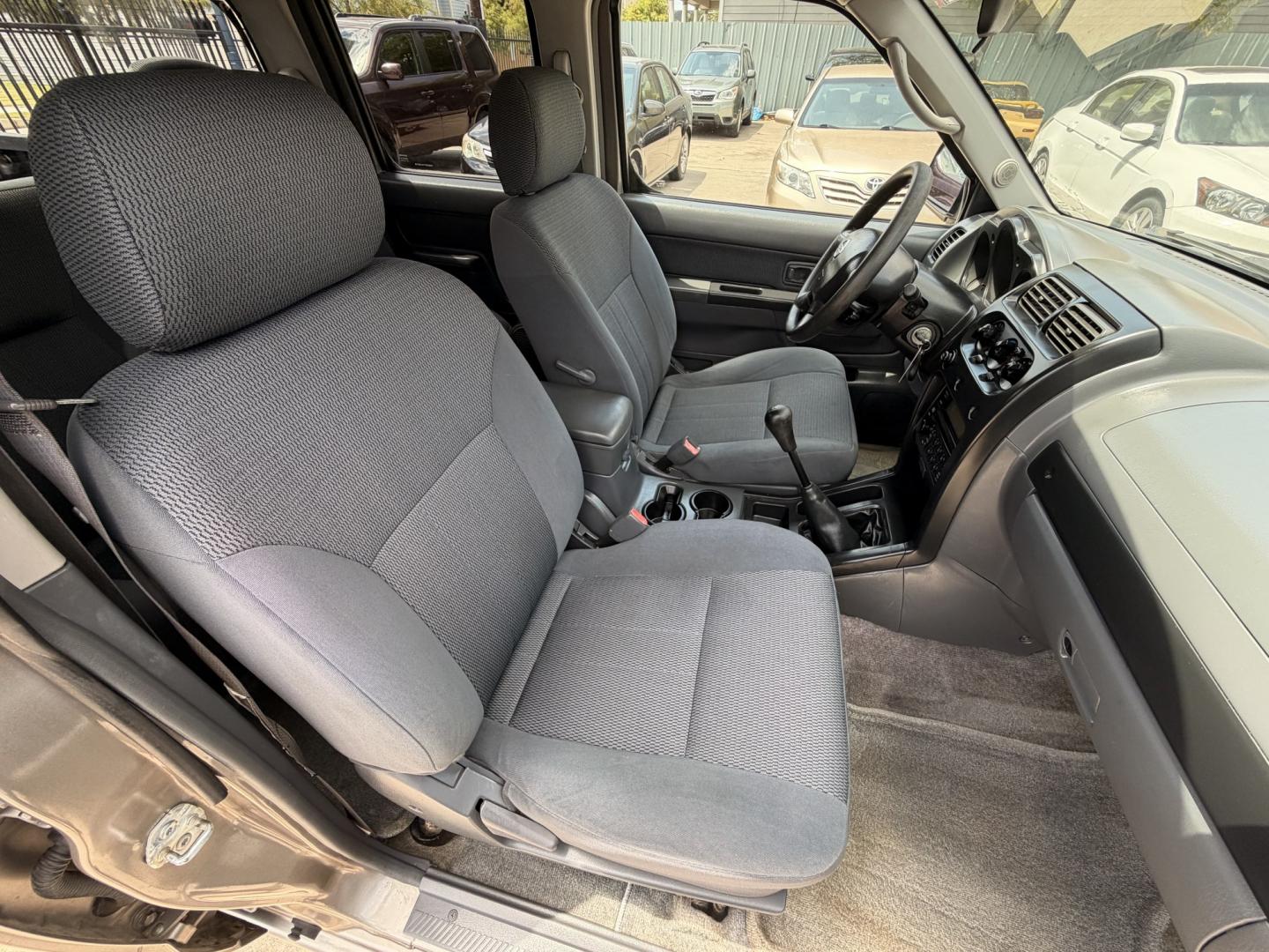 2004 Beige /Gray Nissan Frontier LE-V6 Crew Cab 2WD (1N6ED27T44C) with an 3.3L V6 SOHC 12V engine, 4A OD transmission, located at 1501 West 15th St., Houston, 77008, (713) 869-2925, 29.797941, -95.411789- Photo#12