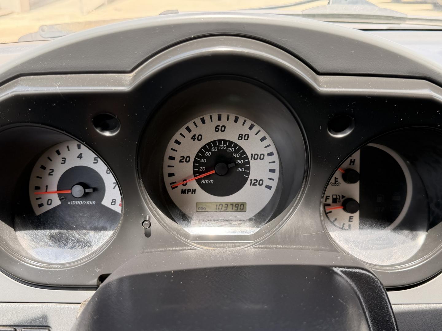 2004 Beige /Gray Nissan Frontier LE-V6 Crew Cab 2WD (1N6ED27T44C) with an 3.3L V6 SOHC 12V engine, 4A OD transmission, located at 1501 West 15th St., Houston, 77008, (713) 869-2925, 29.797941, -95.411789- Photo#17