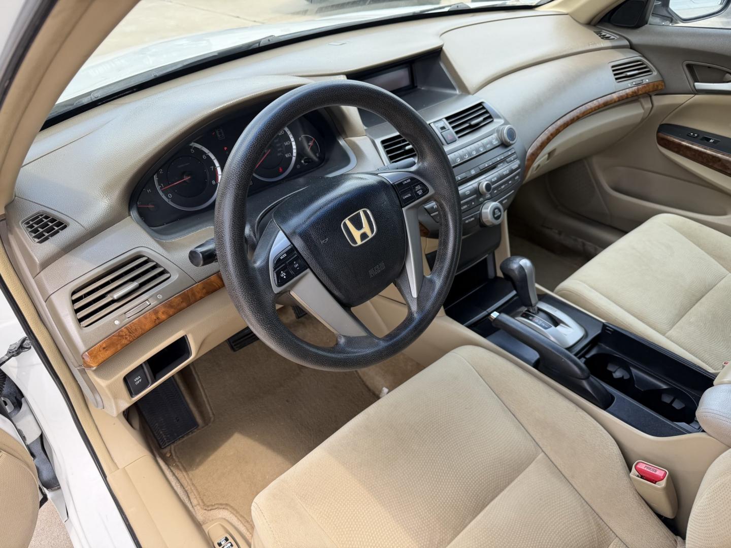 2008 White /Beige Honda Accord EX Sedan AT (1HGCP26798A) with an 2.4L L4 DOHC 16V engine, 5A OD transmission, located at 1501 West 15th St., Houston, 77008, (713) 869-2925, 29.797941, -95.411789- Photo#11