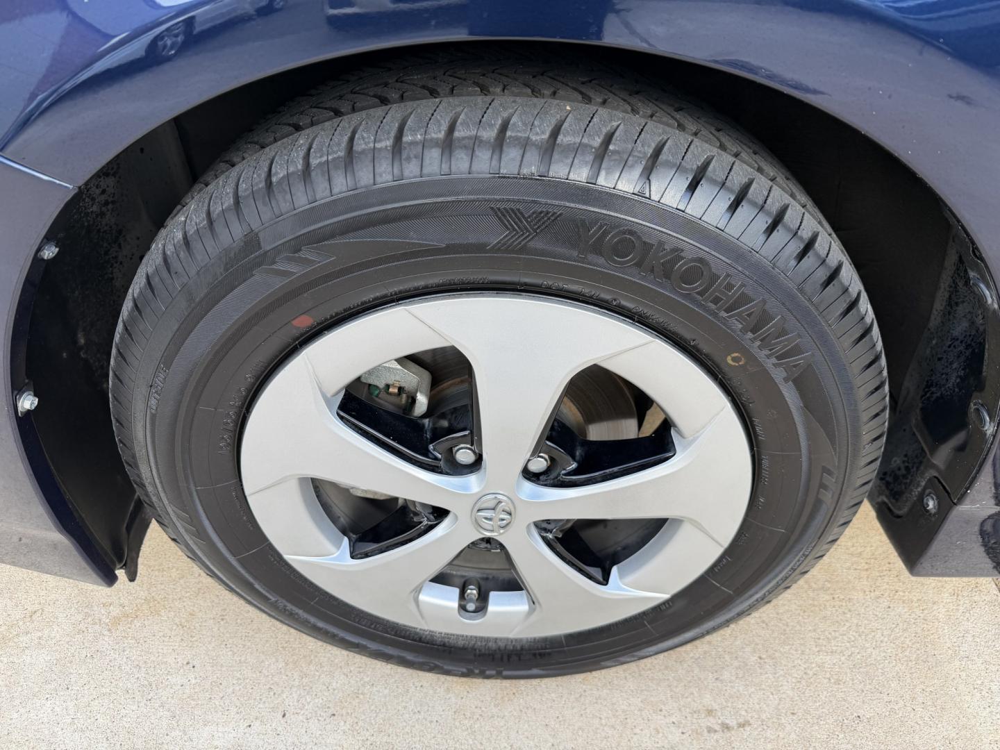 2015 Blue /Silver Toyota Prius Four (JTDKN3DU9F0) with an 1.8L L4 DOHC 16V HYBRID engine, Continuously Variable Transmission transmission, located at 1501 West 15th St., Houston, 77008, (713) 869-2925, 29.797941, -95.411789- Photo#10