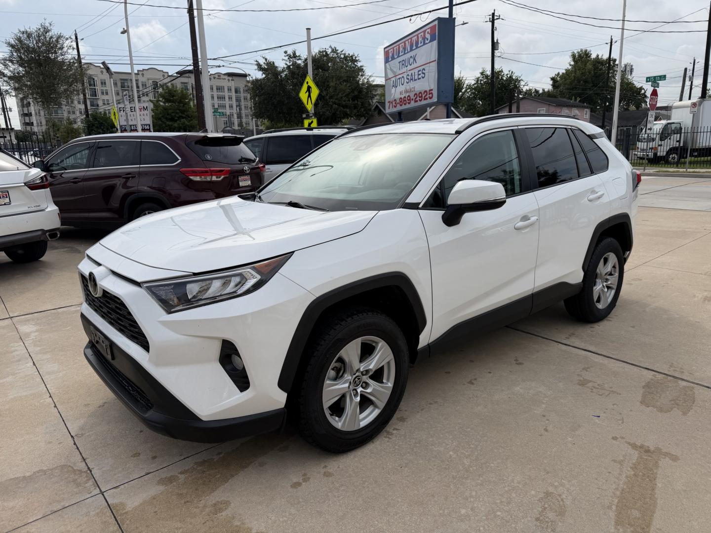 2021 White /Gray Toyota RAV4 XLE AWD (2T3P1RFVXMC) with an 2.5L L4 DOHC 16V engine, 8A transmission, located at 1501 West 15th St., Houston, 77008, (713) 869-2925, 29.797941, -95.411789- Photo#0