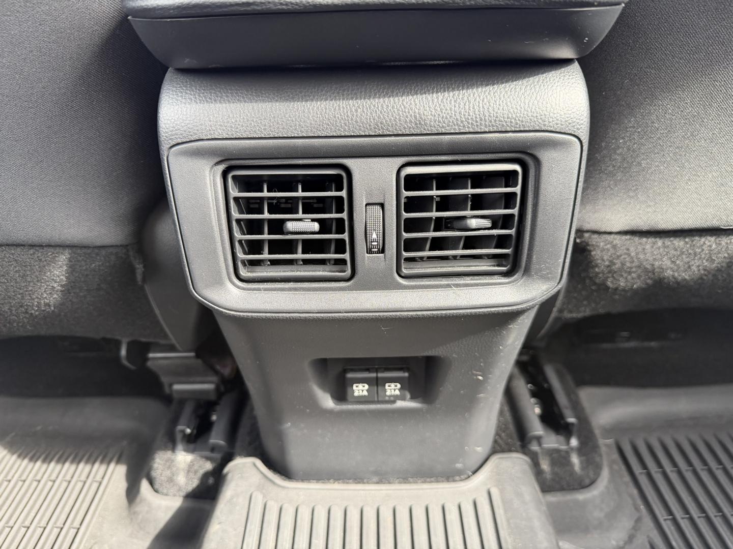 2021 White /Gray Toyota RAV4 XLE AWD (2T3P1RFVXMC) with an 2.5L L4 DOHC 16V engine, 8A transmission, located at 1501 West 15th St., Houston, 77008, (713) 869-2925, 29.797941, -95.411789- Photo#8