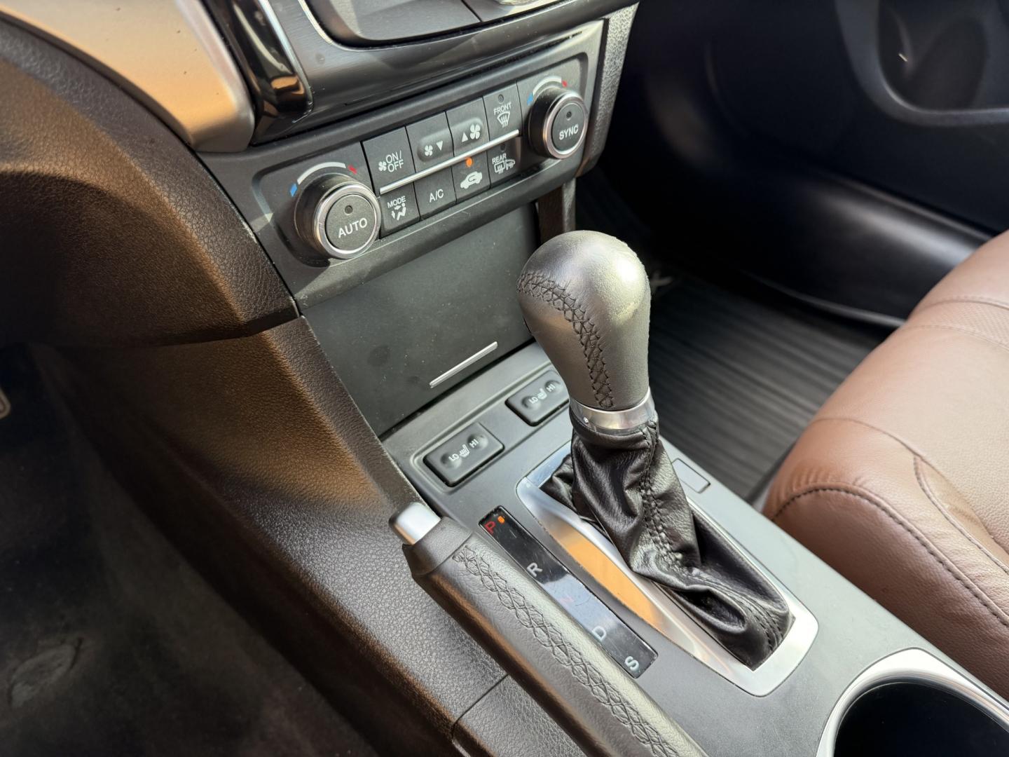 2020 Black /Brown Acura ILX Technology Package (19UDE2F79LA) with an 2.0L L4 16V DOHC engine, 8A transmission, located at 1501 West 15th St., Houston, 77008, (713) 869-2925, 29.797941, -95.411789- Photo#16