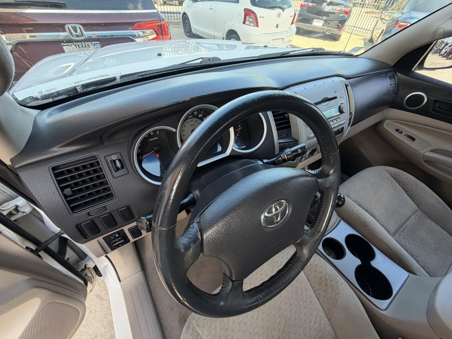 2007 White /Silver Toyota Tacoma Access Cab 2WD (5TETX22N67Z) with an 2.7L L4 DOHC 16V engine, 5M OD transmission, located at 1501 West 15th St., Houston, 77008, (713) 869-2925, 29.797941, -95.411789- Photo#15