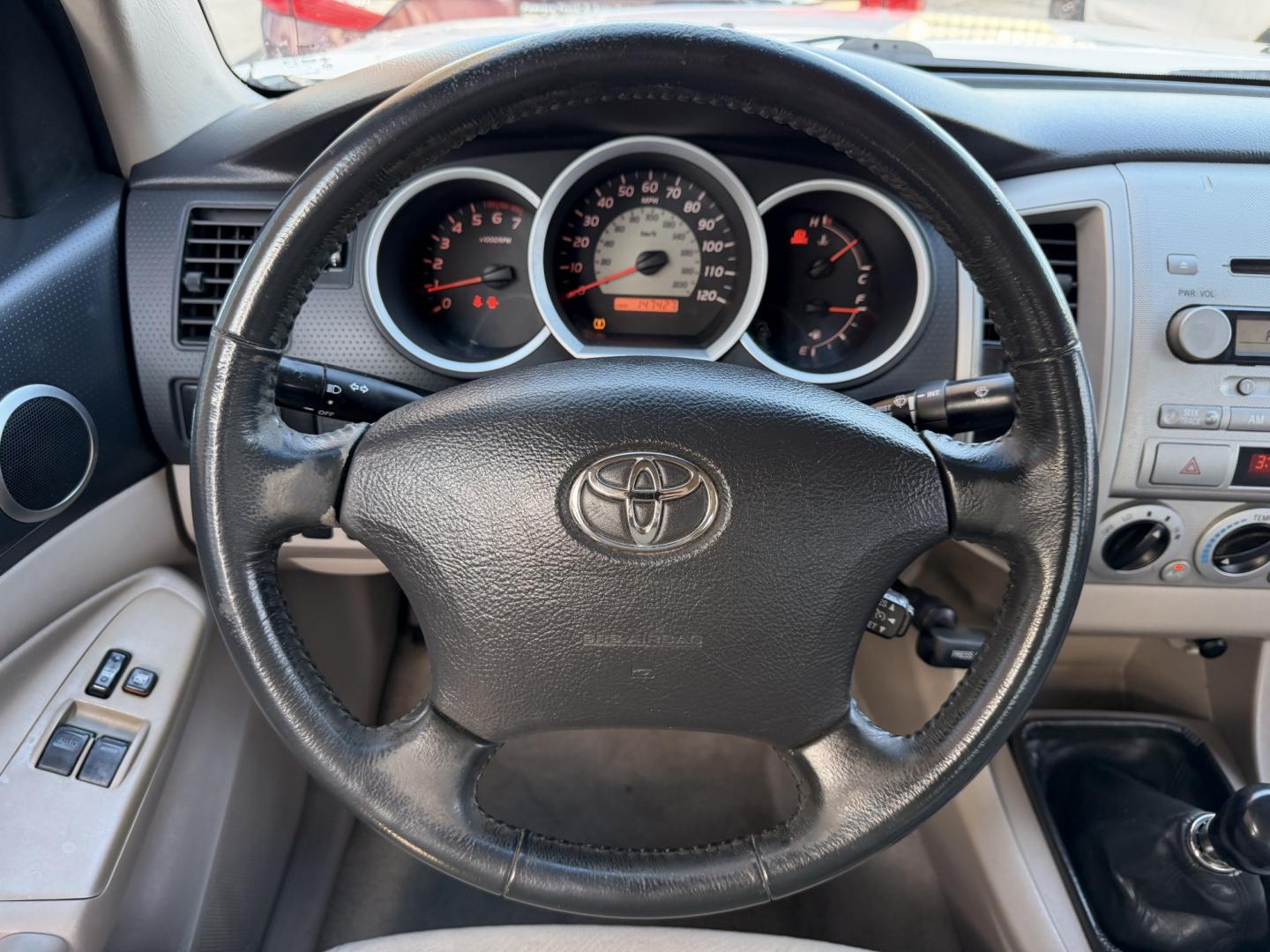 2007 White /Silver Toyota Tacoma Access Cab 2WD (5TETX22N67Z) with an 2.7L L4 DOHC 16V engine, 5M OD transmission, located at 1501 West 15th St., Houston, 77008, (713) 869-2925, 29.797941, -95.411789- Photo#18