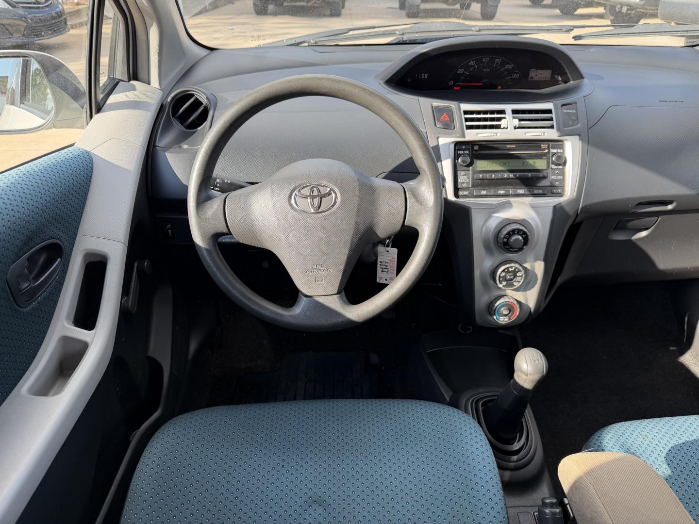 2008 White /Black Toyota Yaris Liftback (JTDJT923185) with an 1.5L L4 DOHC 16V engine, 5 Speed manual transmission, located at 1501 West 15th St., Houston, 77008, (713) 869-2925, 29.797941, -95.411789- Photo#9